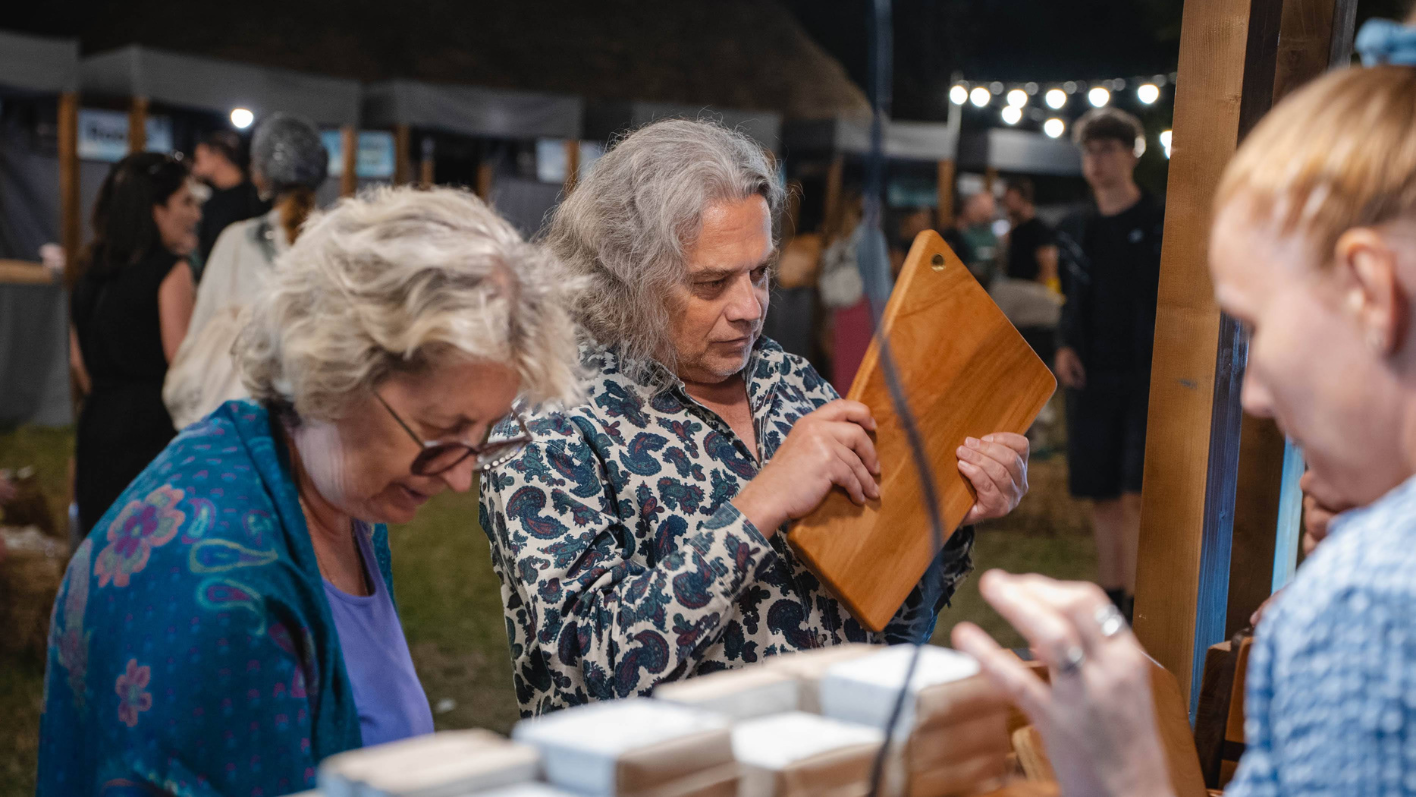 20 idei cadou barbati, de produse create în România 2025