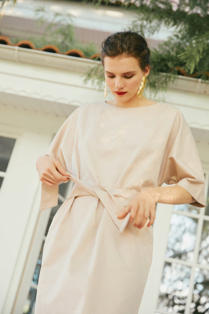 Rochie midi cu mânecă raglan, culoare bej - Rochia Pure Comfort ...