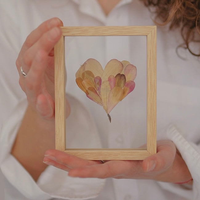 Atelier de tablouri cu flori presate